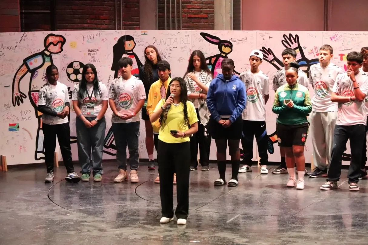 “Que ruede la pelota no como símbolo de lujo, dinero o poder, sino de paz y de encuentro”: Claudia Sheinbaum 